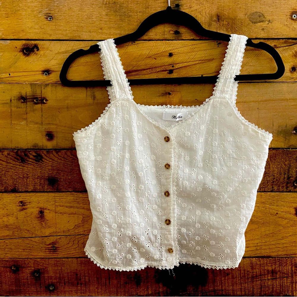 Flirty white crop with buttons